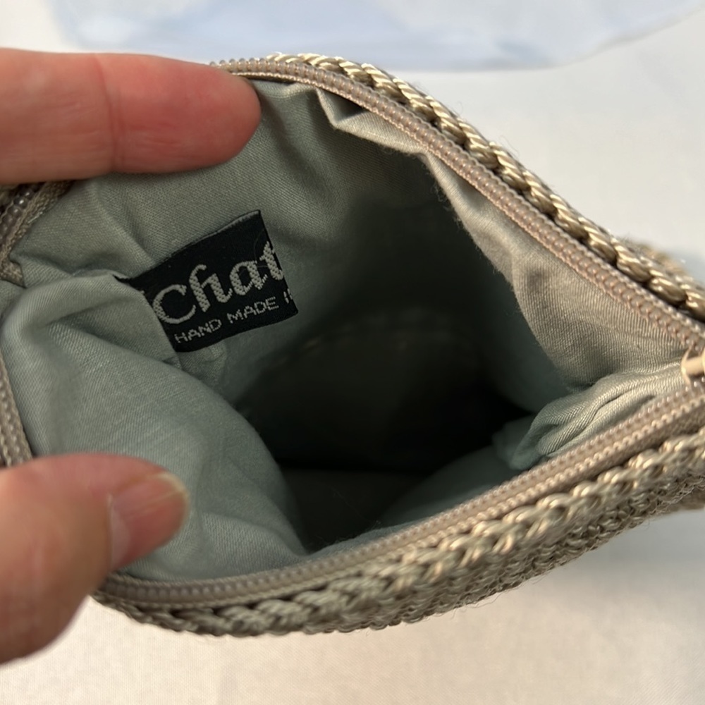 Chateau crochet crossbody purse taupe with green lining zip closure - Picture 4 of 8